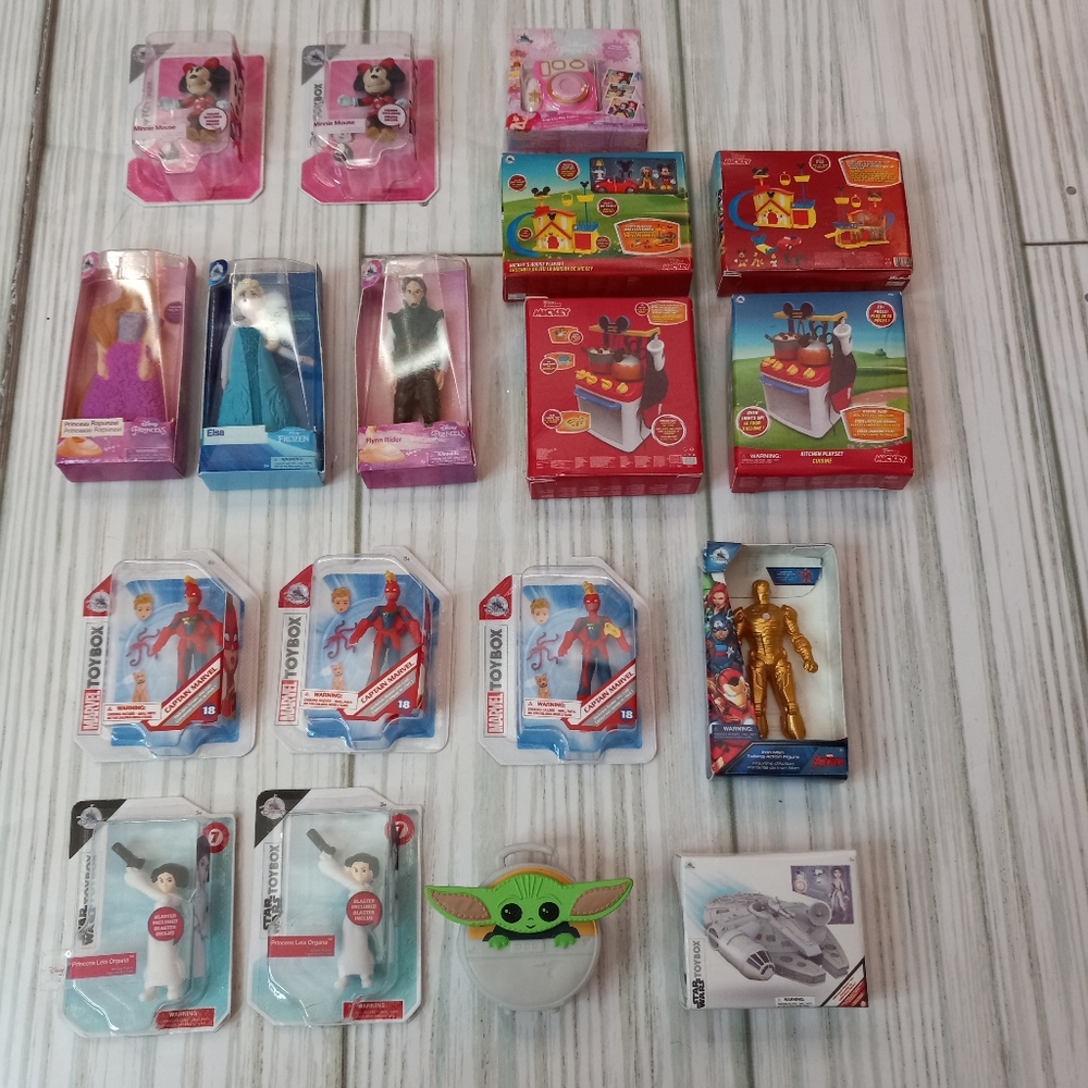 Zuru Mini Brands Disney, Star Wars & Marvel Lot Bundle